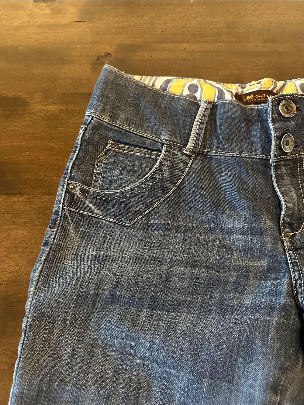 Lee Women's Capris One True Fit Size 8 - Picture 10 of 13